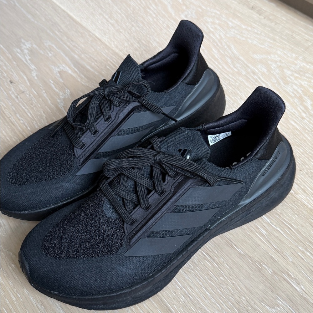 Adidas Ultraboost – Women’s Size 9 (Black) – Like New